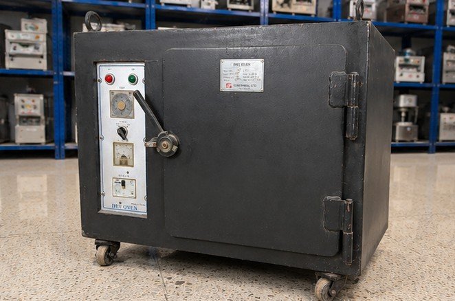 DRYING OVEN